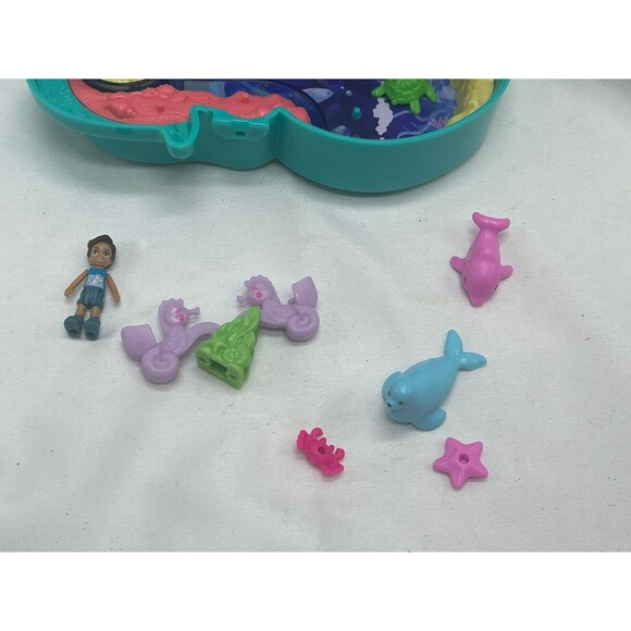 Polly pocket 2021 Otter Aquarium compact Fuzzy Pink Belly - Picture 9 of 16